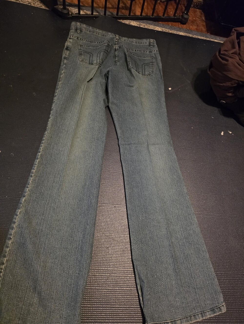 Cache Size 6 Jeans - Picture 2 of 6